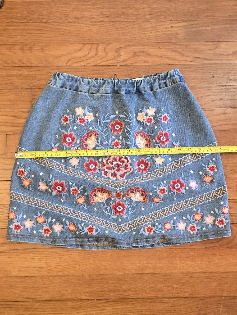 Rockin C Floral Embroidered Denim Mini Skirt Cowgirl Romance Sz S Hippie Boho - Picture 10 of 13